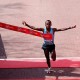 Tsegaye Kebede wins London Marathon 2013