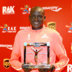 Dennis Kimetto receives AIMS award