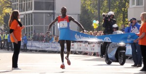 Dickson Chumba winds Eindhoven Marathon 2012
