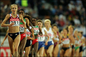 Paula Radcliffe leads the field in the 10000m